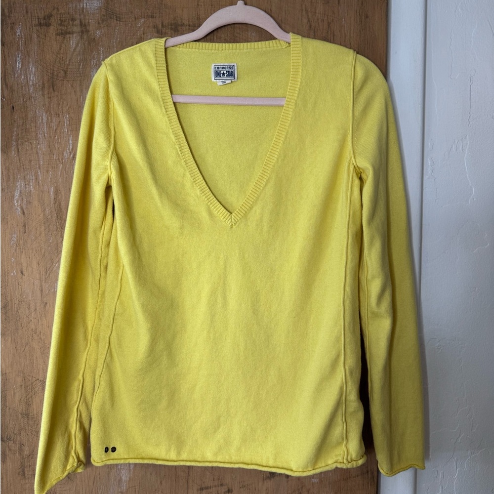 Converse One Star Yellow V-Neck Sweater Women’s Large Lightweight Knit